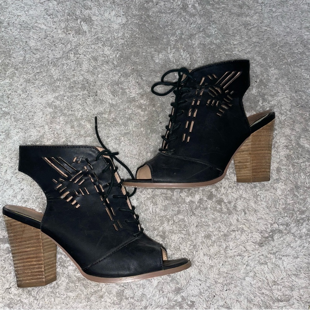 Restricted black block heels